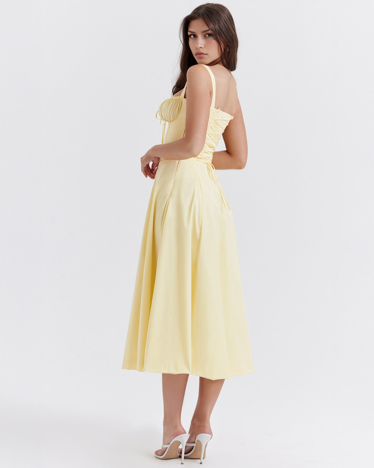 Aurora – Vestido Mini de Encanto Contemporáneo