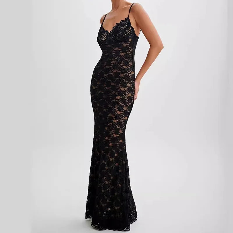 Selene – Vestido Midi de Encaje y Color Negro