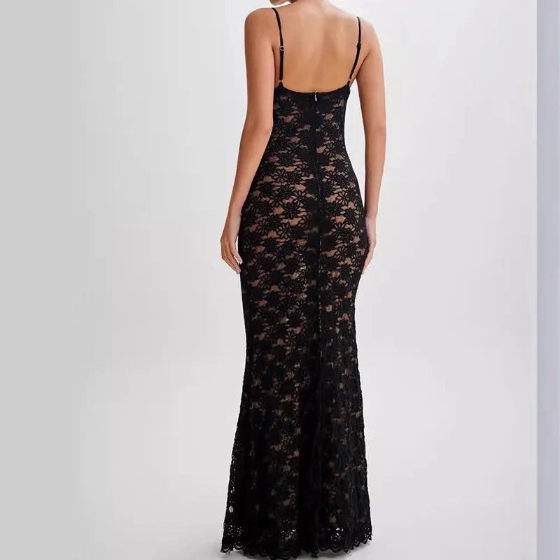 Selene – Vestido Midi de Encaje y Color Negro