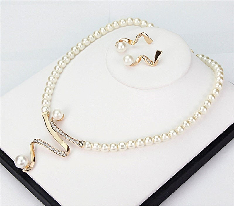 Venus™ | Conjunto de joyería de perlas: collar y pendientes