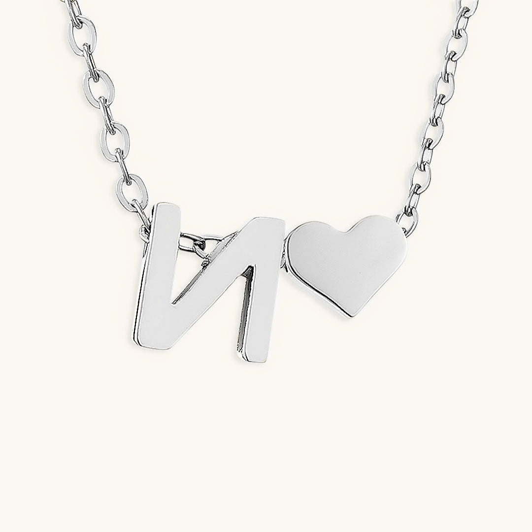 Ria™ | Collar en forma de corazón con iniciales