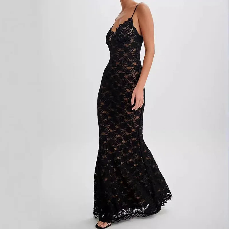 Selene – Vestido Midi de Encaje y Color Negro