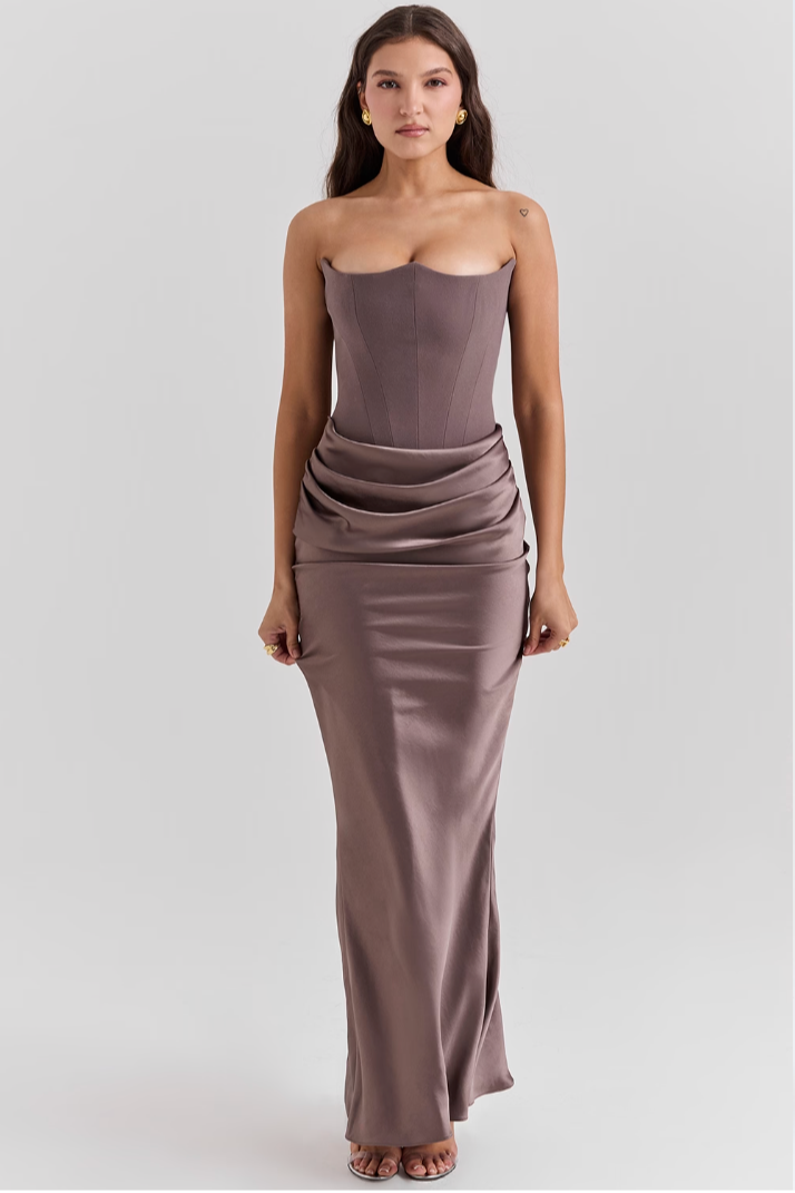 Renata – Vestido Largo con Corset y Estilo Elegante