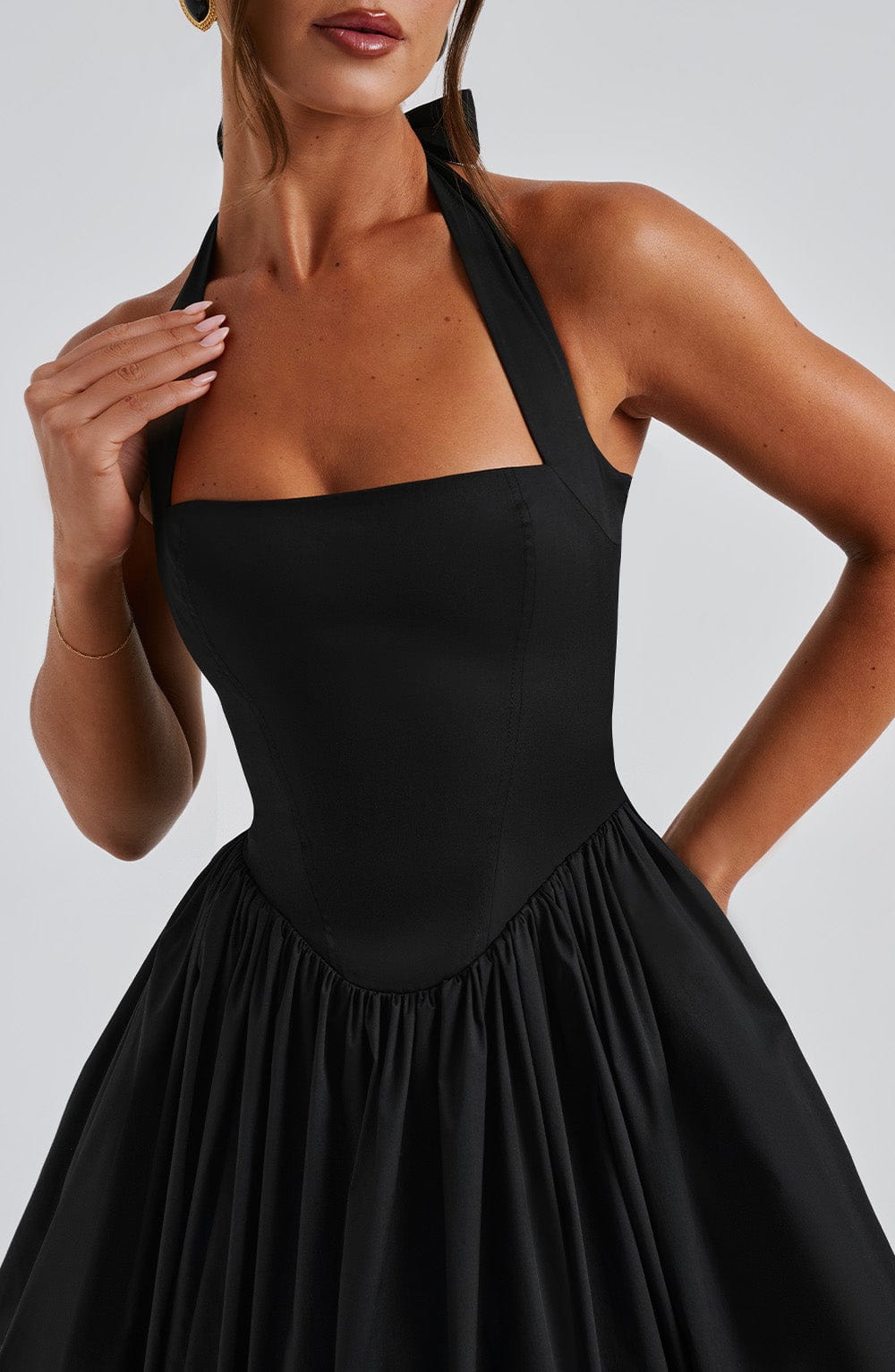Cressida – Vestido Midi de Elegancia Natural