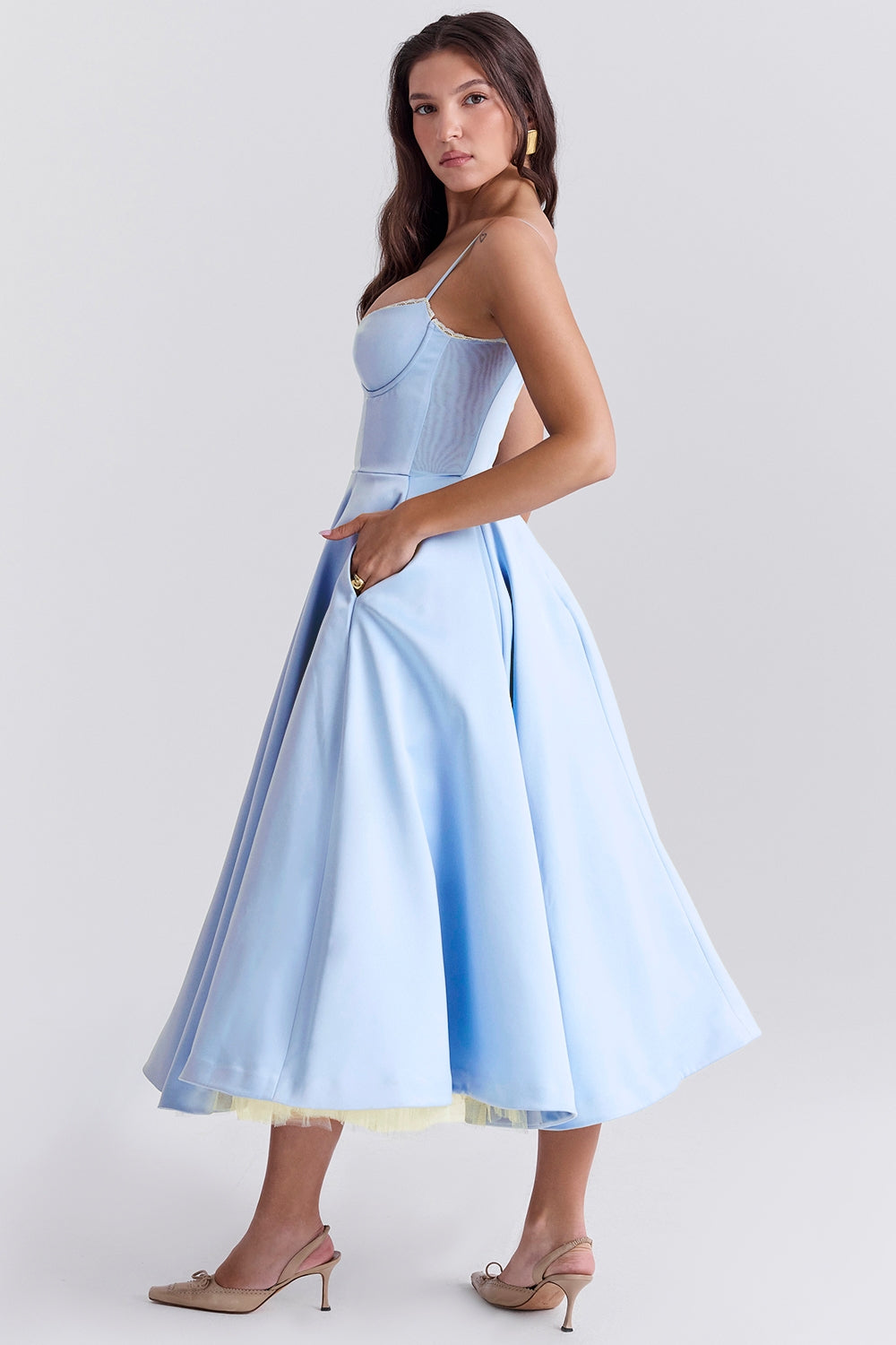 Cindy – Vestido Midi de Tul con Toque Romántico