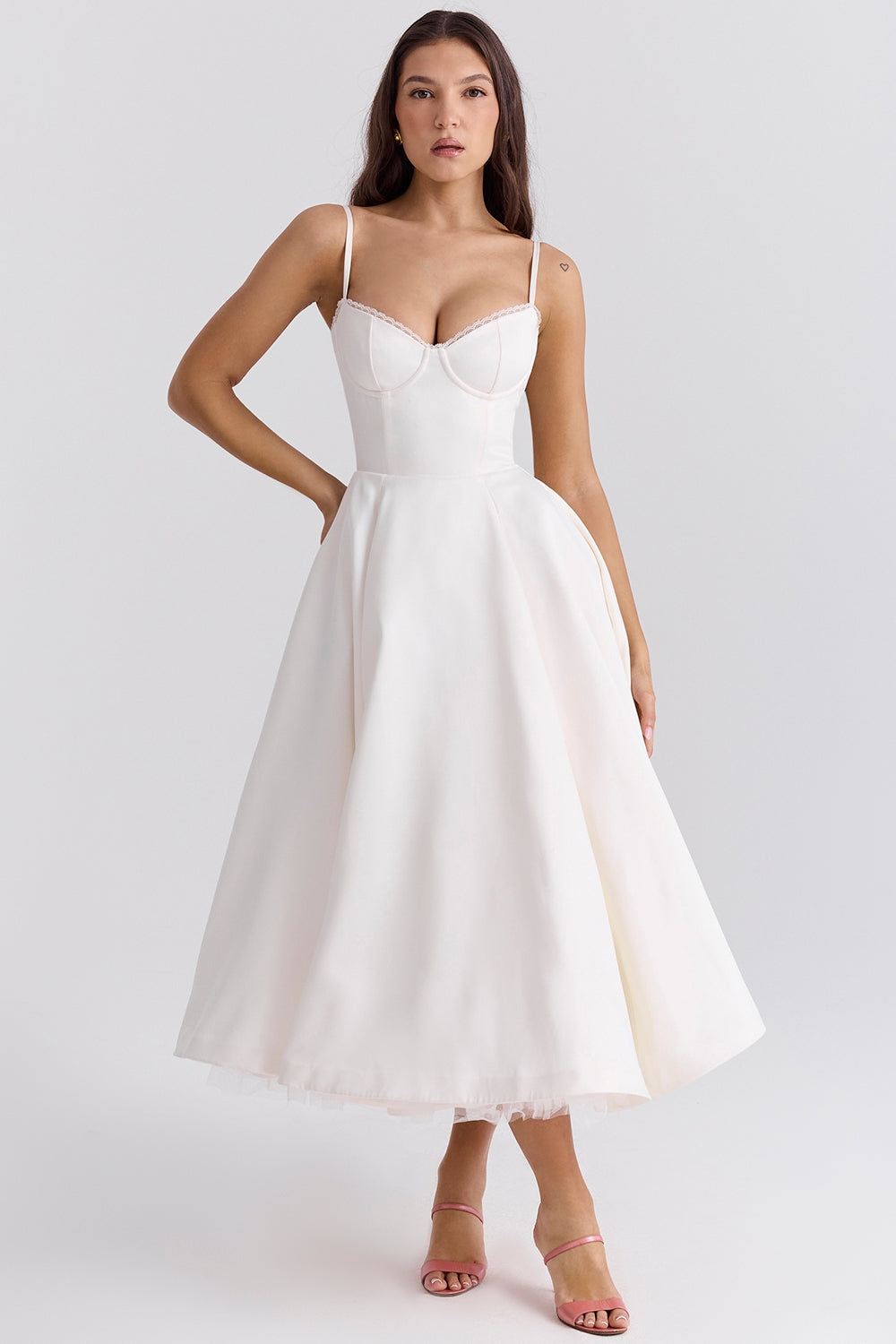 Cindy – Vestido Midi de Tul con Toque Romántico