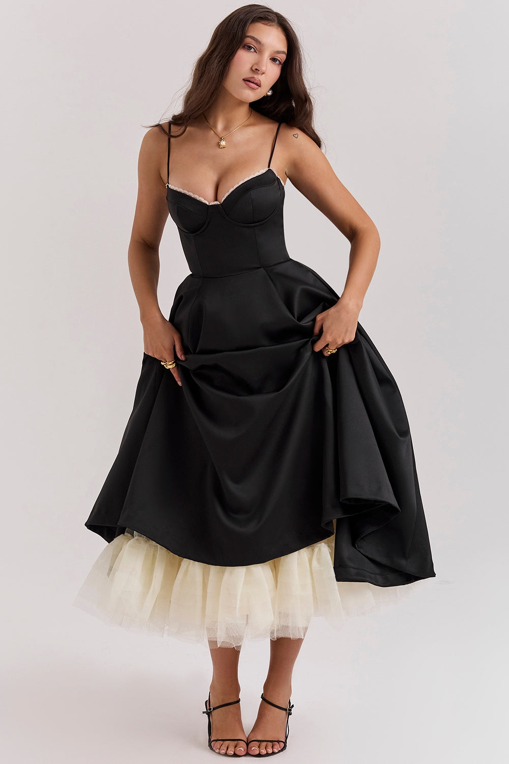 Cindy – Vestido Midi de Tul con Toque Romántico