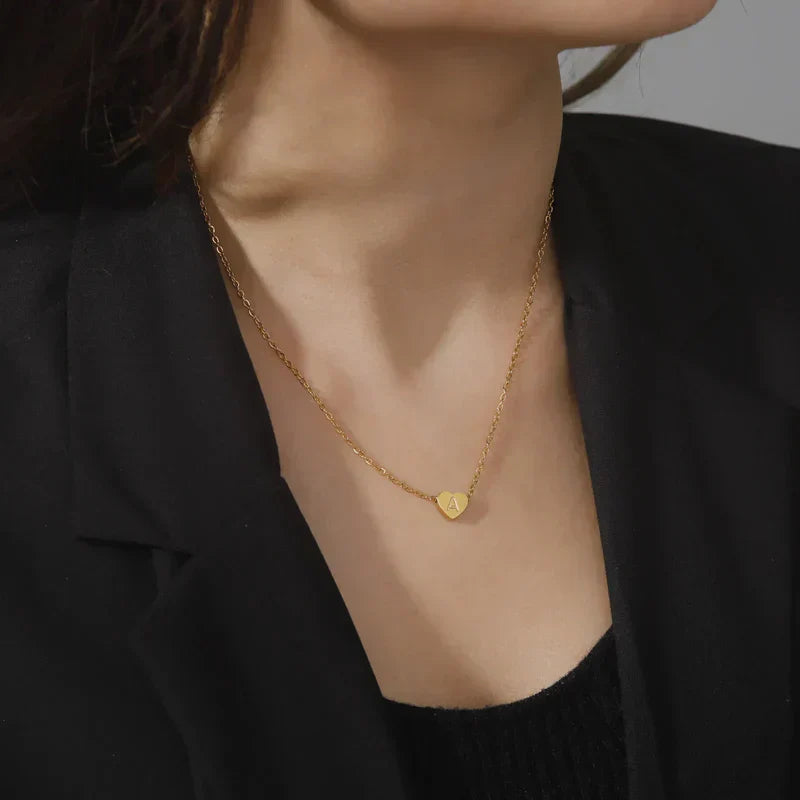 Corazón™ | Collar con colgante de corazón e inicial
