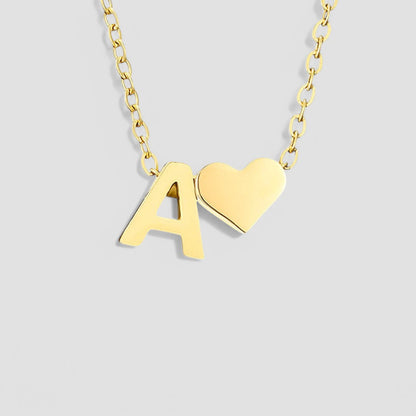 Ria™ | Collar en forma de corazón con iniciales