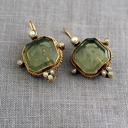 Maeble™ | Vintage Oorbellen met Steen en Parel