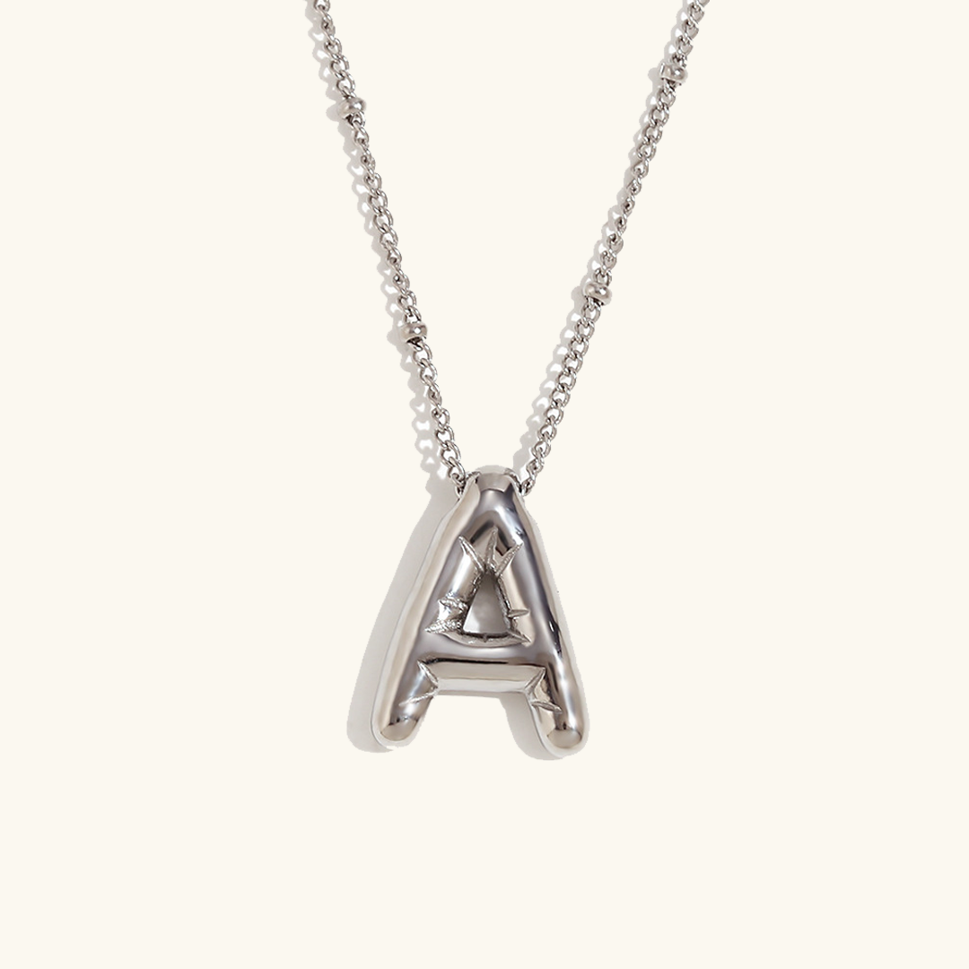 Clarisa™ | Collar con inicial de oro