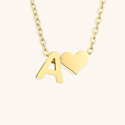 Ria™ | Collar en forma de corazón con iniciales