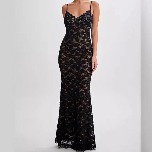 Selene – Vestido Midi de Encaje y Color Negro