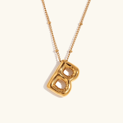 Clarisa™ | Collar con inicial de oro