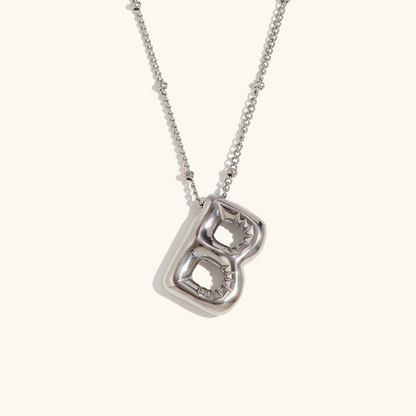 Clarisa™ | Collar con inicial de oro