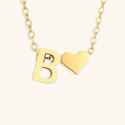 Ria™ | Collar en forma de corazón con iniciales