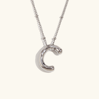 Clarisa™ | Collar con inicial de oro