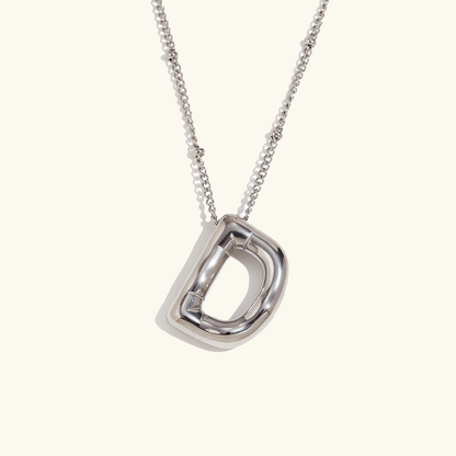 Clarisa™ | Collar con inicial de oro