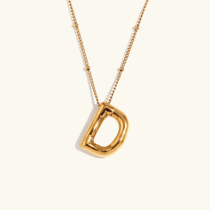 Clarisa™ | Collar con inicial de oro