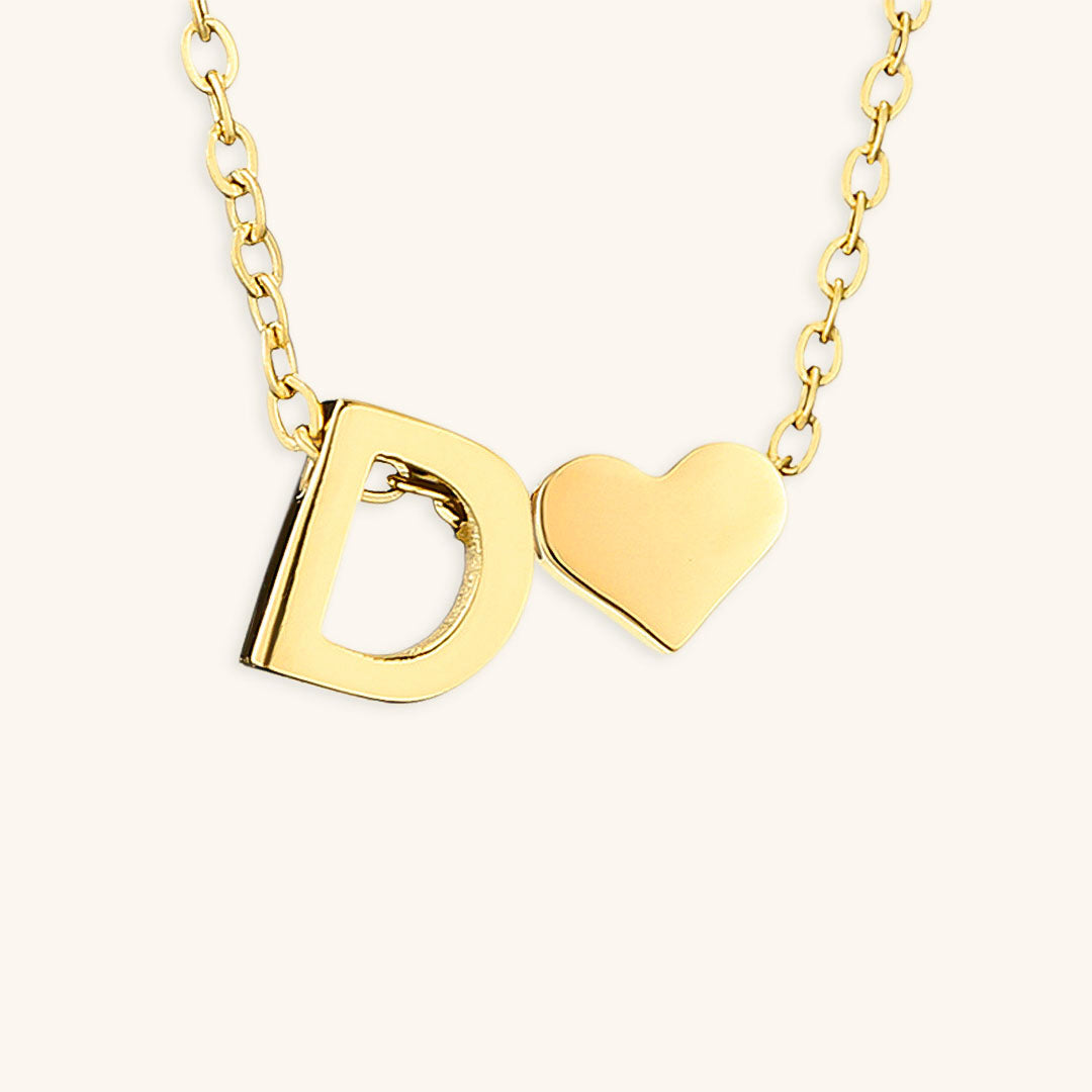 Ria™ | Collar en forma de corazón con iniciales