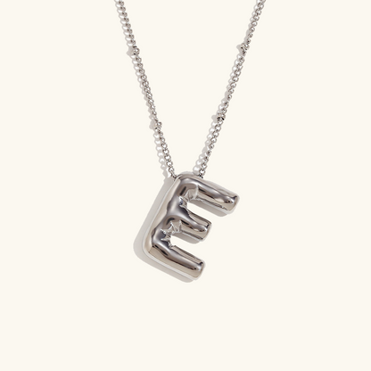 Clarisa™ | Collar con inicial de oro