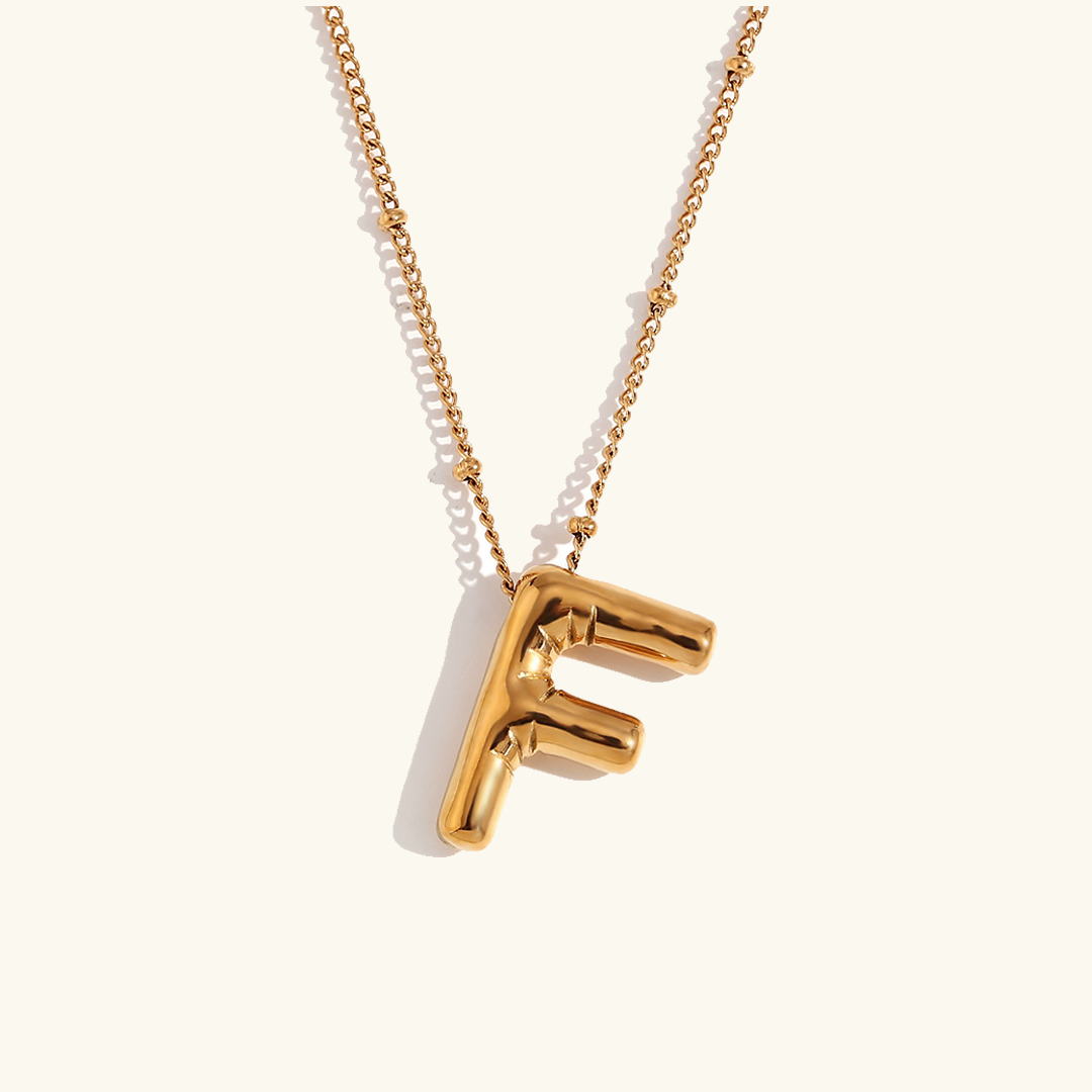 Clarisa™ | Collar con inicial de oro