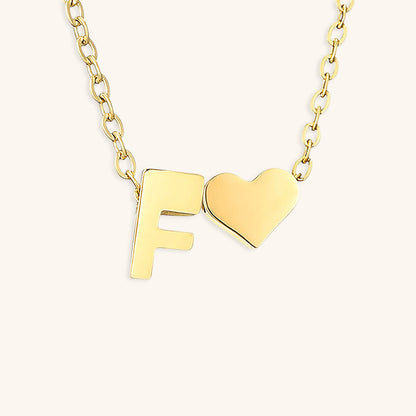 Ria™ | Collar en forma de corazón con iniciales