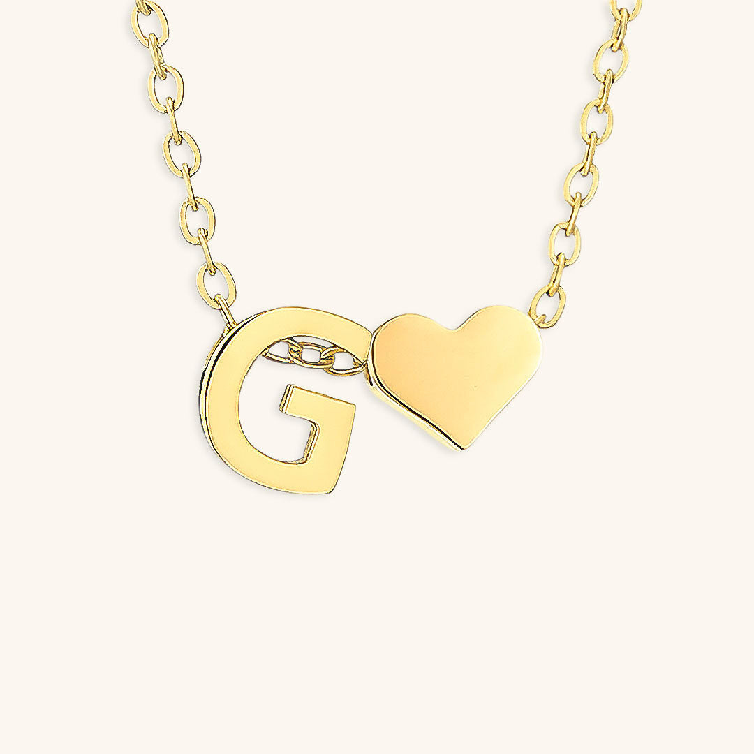 Ria™ | Collar en forma de corazón con iniciales