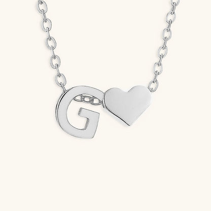 Ria™ | Collar en forma de corazón con iniciales