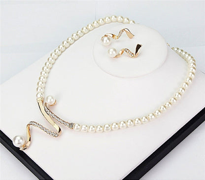 Venus™ | Parelsieraden Set: Ketting en Oorbellen
