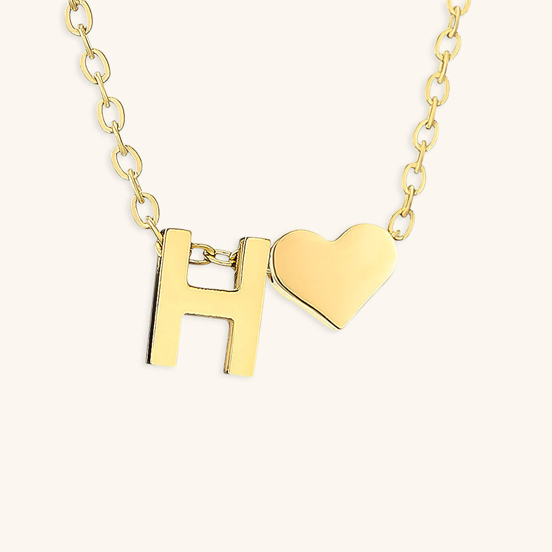 Ria™ | Collar en forma de corazón con iniciales