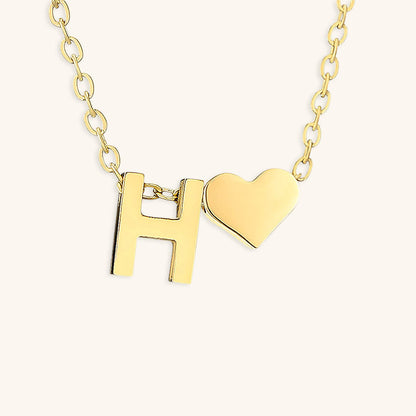 Ria™ | Collar en forma de corazón con iniciales