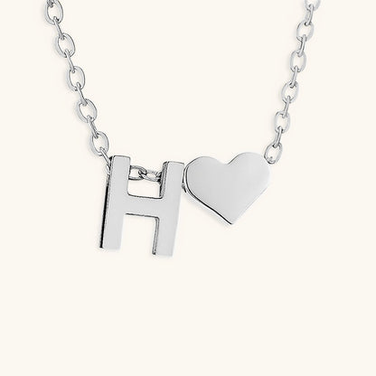 Ria™ | Collar en forma de corazón con iniciales