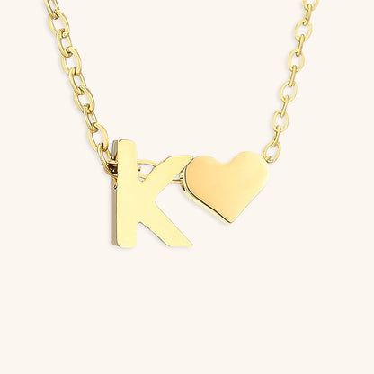 Ria™ | Collar en forma de corazón con iniciales