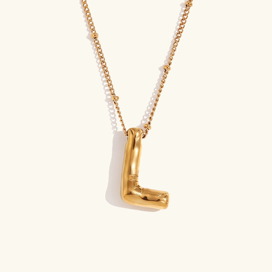 Clarisa™ | Collar con inicial de oro