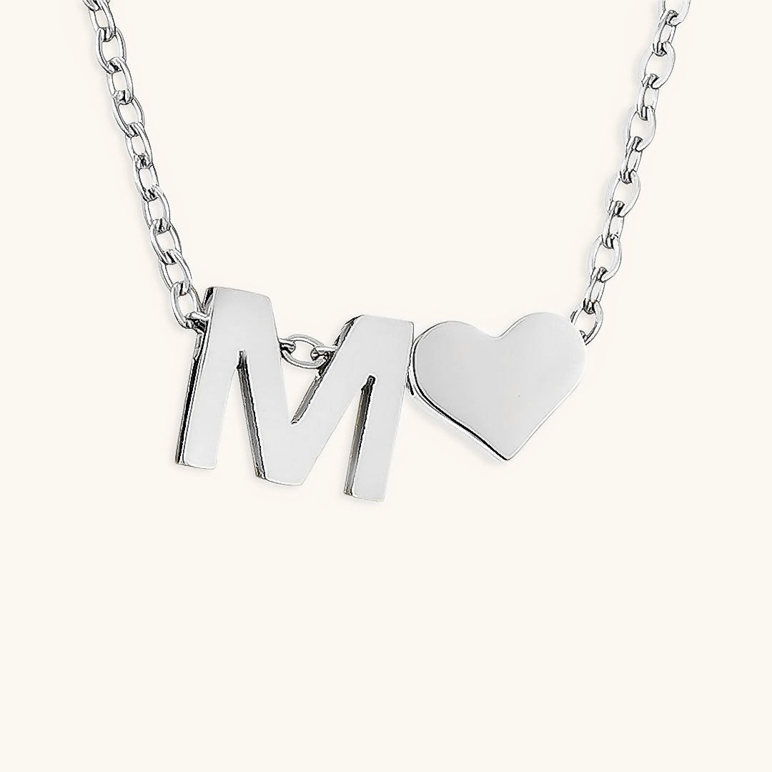 Ria™ | Collar en forma de corazón con iniciales