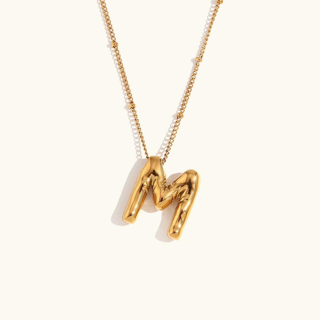 Clarisa™ | Collar con inicial de oro