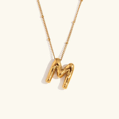 Clarisa™ | Collar con inicial de oro