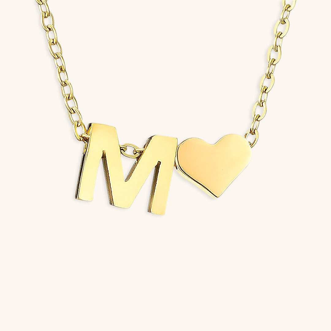 Ria™ | Collar en forma de corazón con iniciales