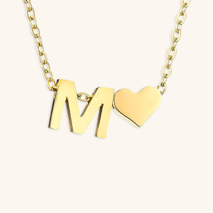 Ria™ | Collar en forma de corazón con iniciales