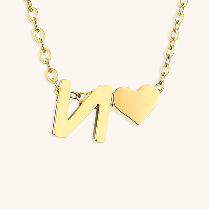 Ria™ | Collar en forma de corazón con iniciales