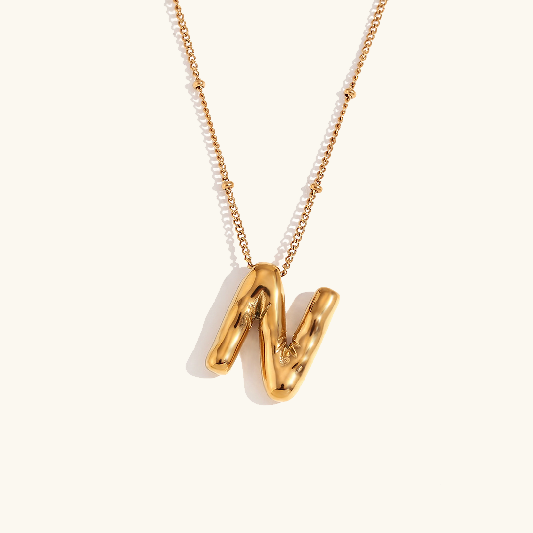 Clarisa™ | Collar con inicial de oro