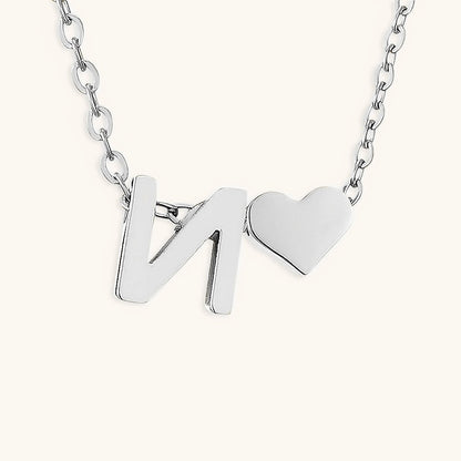 Ria™ | Collar en forma de corazón con iniciales
