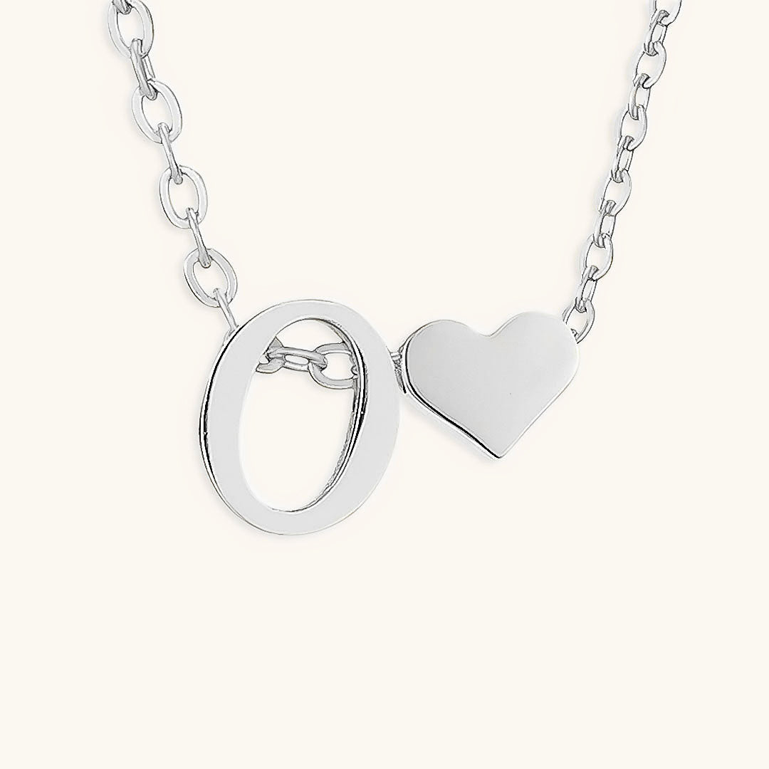 Ria™ | Collar en forma de corazón con iniciales