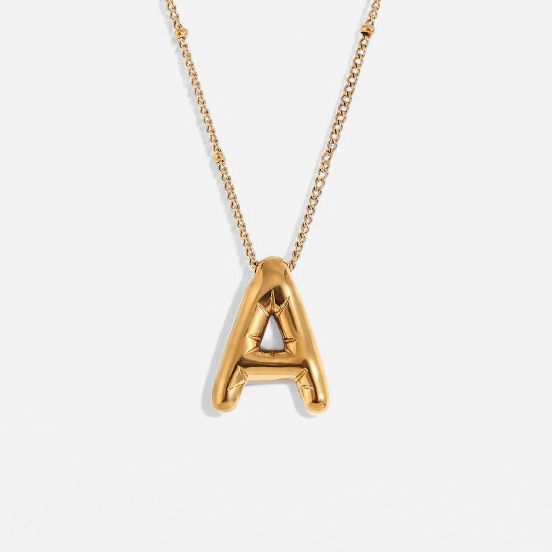 Clarisa™ | Collar con inicial de oro