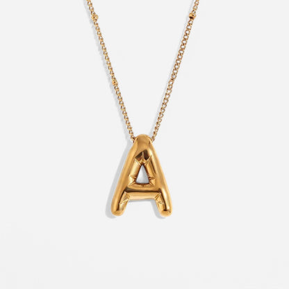 Clarisa™ | Collar con inicial de oro