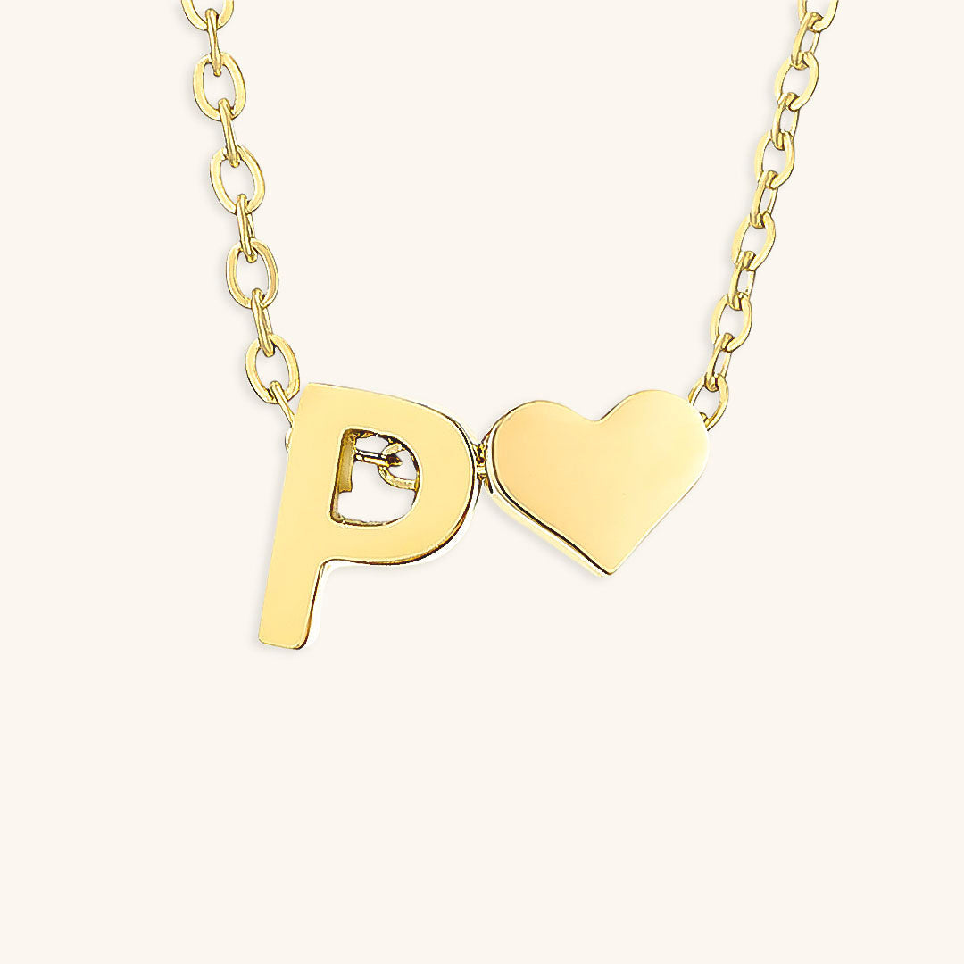 Ria™ | Collar en forma de corazón con iniciales