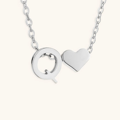 Ria™ | Collar en forma de corazón con iniciales