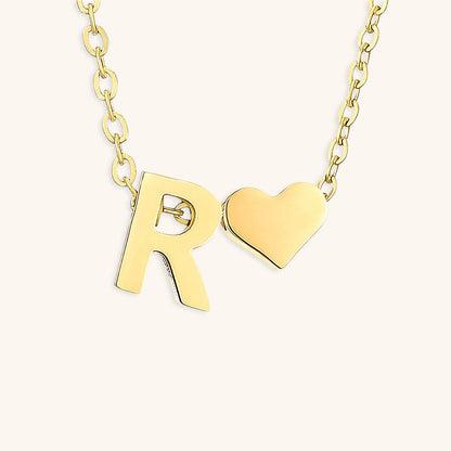 Ria™ | Collar en forma de corazón con iniciales