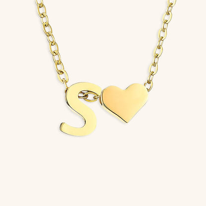 Ria™ | Collar en forma de corazón con iniciales